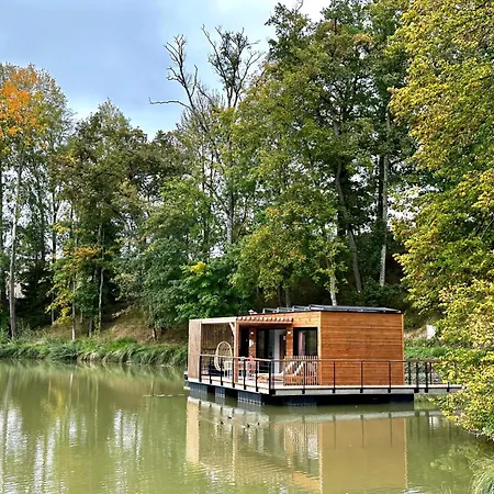 Lodge Sur L'eau - Domaine De Neuville *