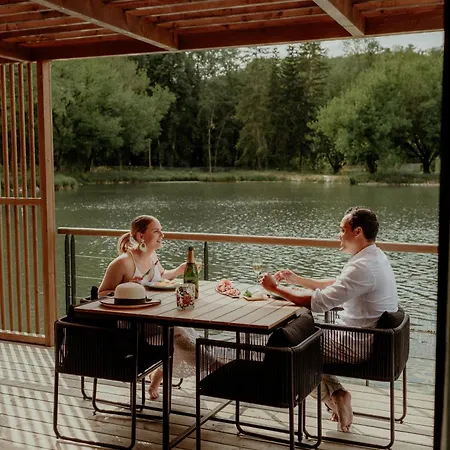 Domaine De Neuville - Flottants En Champagne *