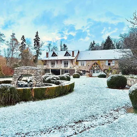 Sur L'eau - Domaine De Neuville *