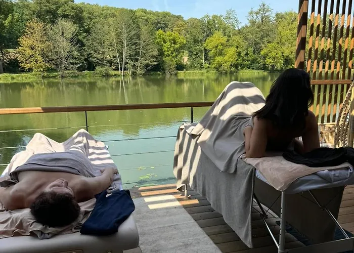 Sur L'eau - Domaine De Neuville Lodge Sainte-Gemme (Marne)