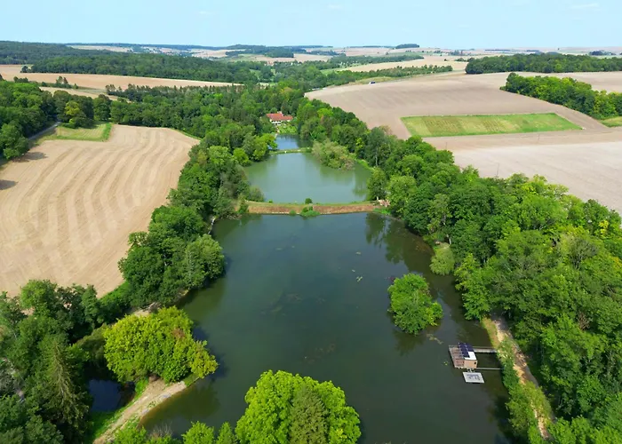 Sur L'eau - Domaine De Neuville * Sainte-Gemme (Marne)