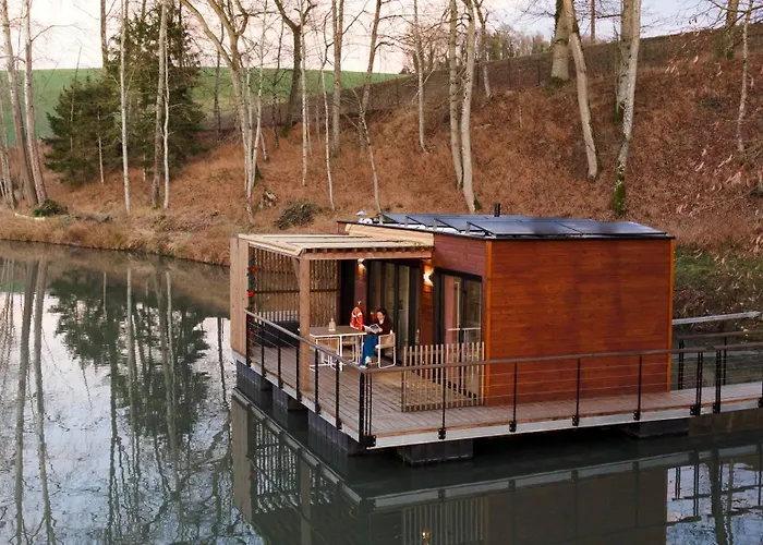 Sur L'eau - Domaine De Neuville Lodge